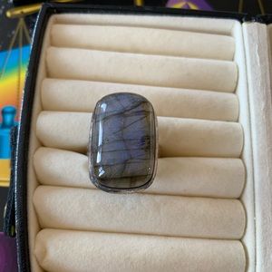 Large Labradorite Ring Size 8 NWT